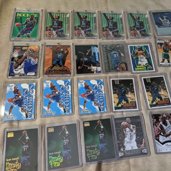 👣Kevin Garnett HOF - 25 Card Lot, Rookies Included